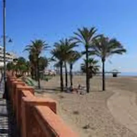 1 Bedroom Beachfront With Spectacular Sea Views! Apartment *
