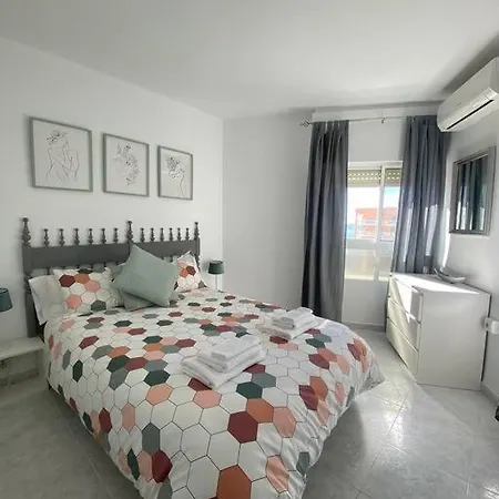 Apartment 1 Bedroom Beachfront With Spectacular Sea Views!