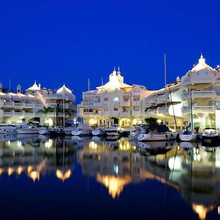 1 Bedroom Beachfront With Spectacular Sea Views! *
