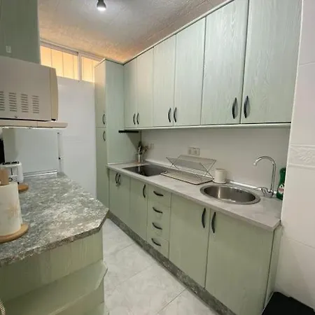 Apartment 1 Bedroom Beachfront With Spectacular Sea Views! *